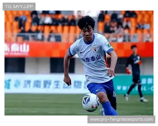 23岁足球新星崭露头角 力压群雄成为未来足坛的璀璨之星