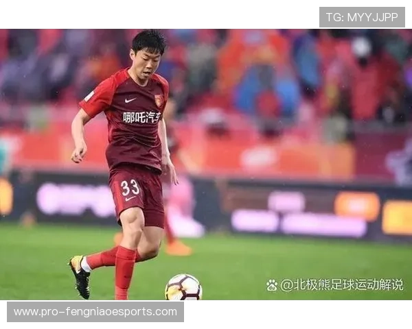 为梦想献身的足球英雄们他们为球场奉献了青春与生命